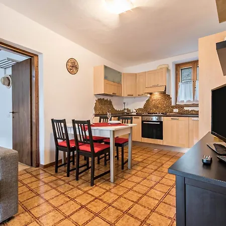 Casa Holidays Moreli Little Apartment *